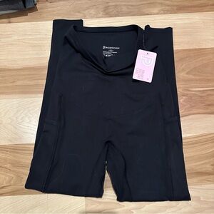 NWT Posh Diva Women’s Maternity Leggings with Side Pockets size small